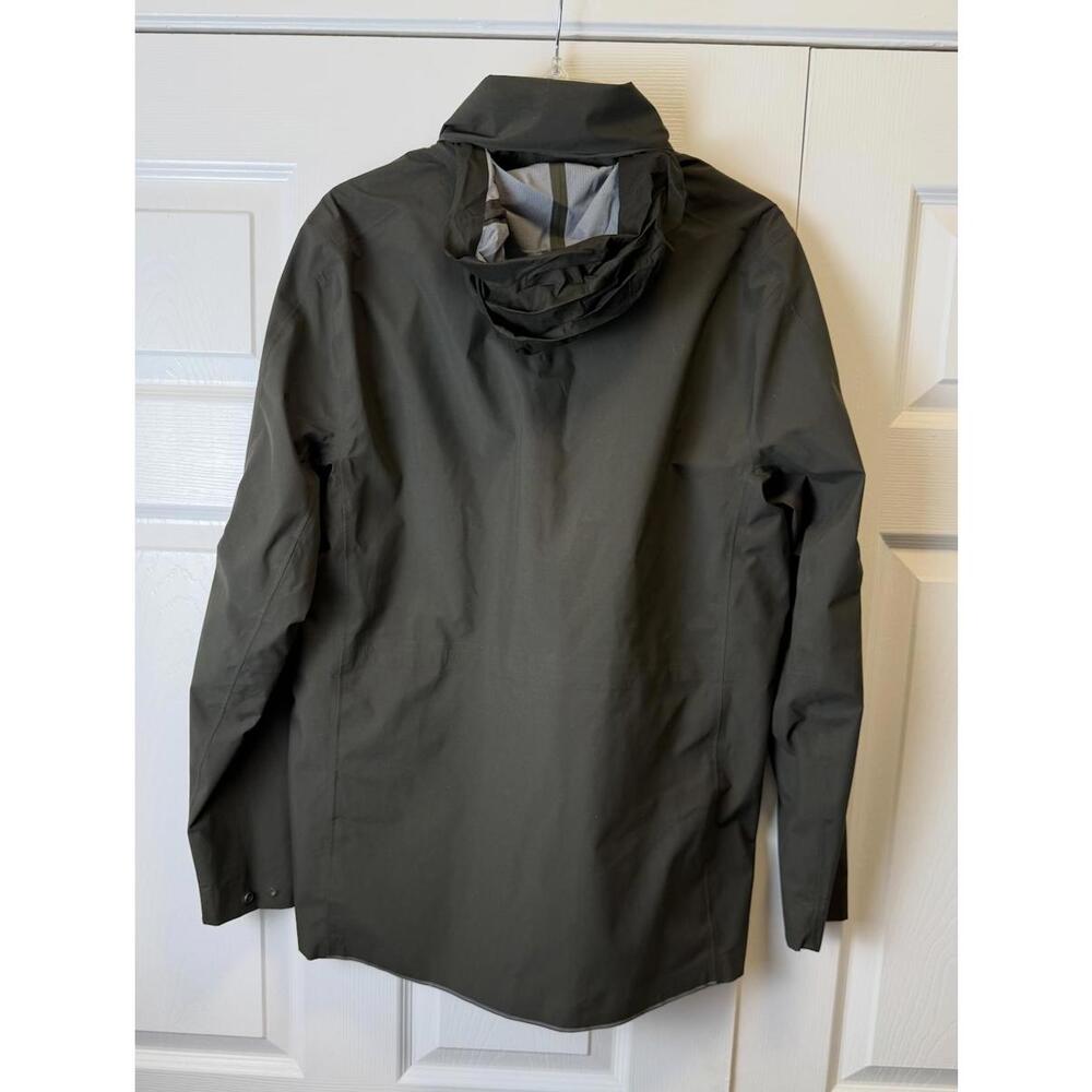 Lululemon Technical Shell Jacket Olive / Dark Gre… - image 4
